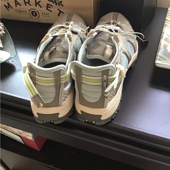 Salomon Hiking Shoe - Picture 3 of 4